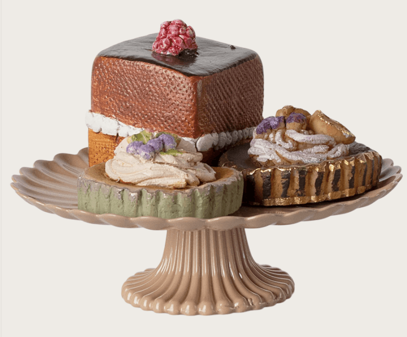 KAKEFAT MED KAKER – Rosa fat med 3 små kaker – Maileg