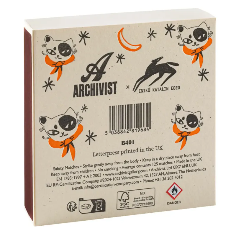 FYRSTIKKER – Hvit og svart katt – Archivist