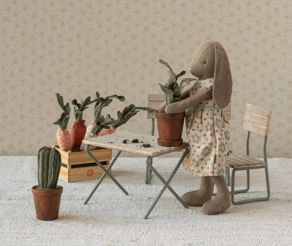  BLOMSTERPOTTE MED KAKTUS – Mørk grønn – Maileg