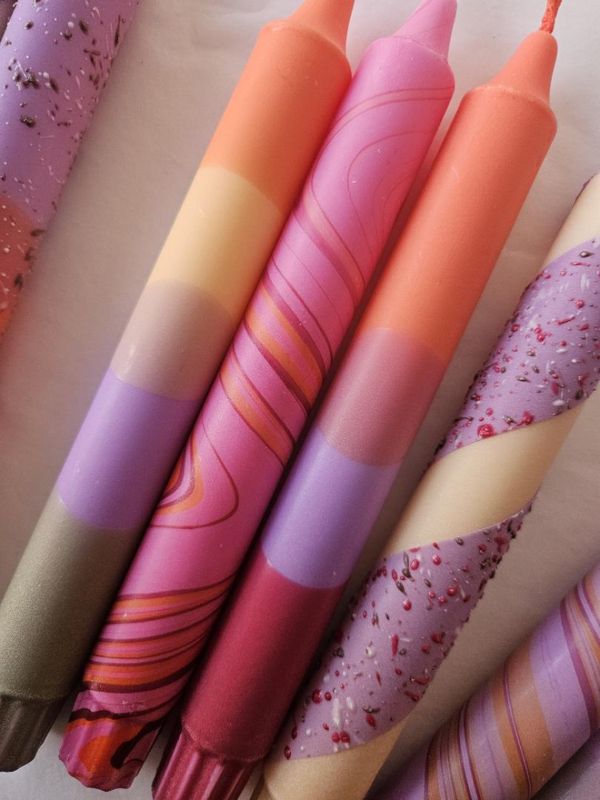 HÅNDLAGET STEARINLYS – Marmor – Lilla rosa brun – Mrs. Miccio