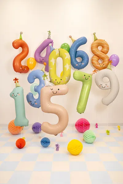 Hovedbilde FOLIEBALLONG – Tall 0 med stjerner og hatt – ...