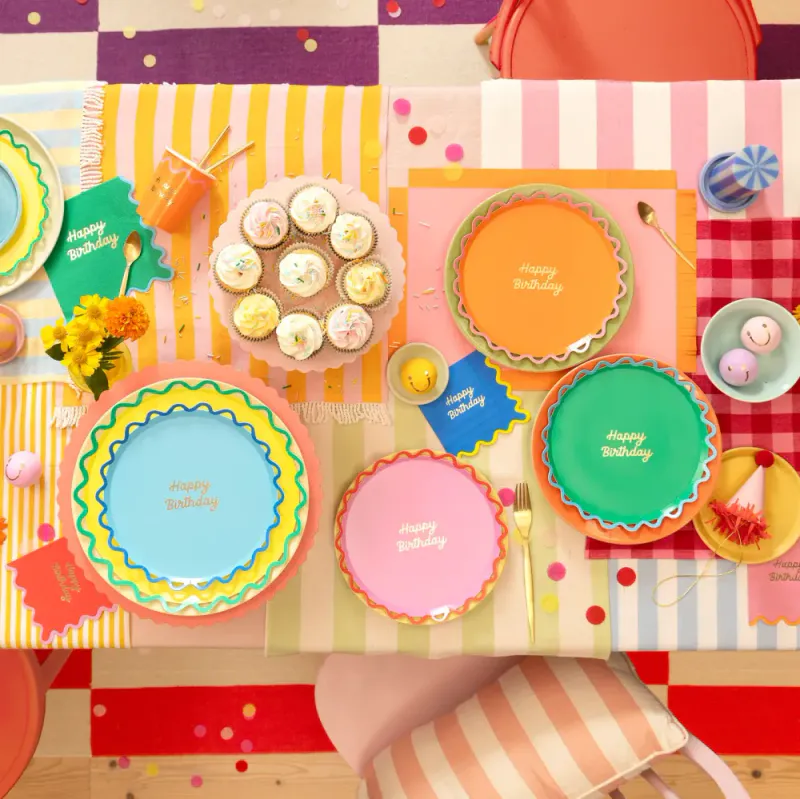 PAPPKRUS – Happy Birthday med bølgekant – 8 stk – Meri Meri