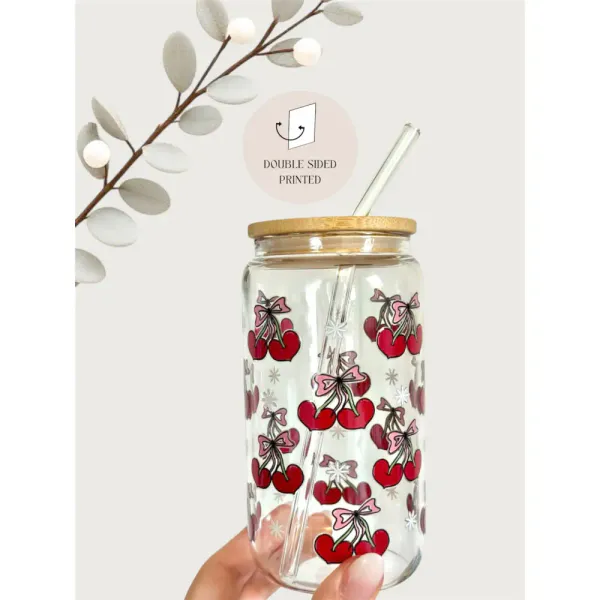 Hovedbilde DRIKKEGLASS MED LOKK OG SUGERØR – Kirsebær & Hjerter ...