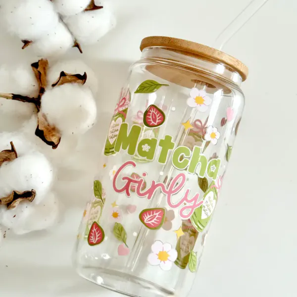 Hovedbilde DRIKKEGLASS MED LOKK OG SUGERØR – Matcha Girly ...