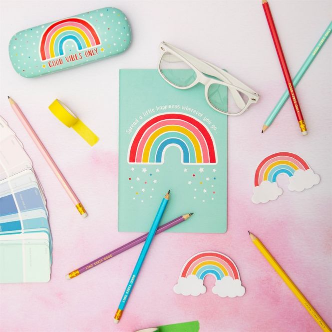 Hovedbilde NOTATBOK – Chasing Rainbows – Spread Happiness ...