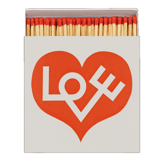 Hovedbilde FYRSTIKKESKE – Love Heart – Archivist