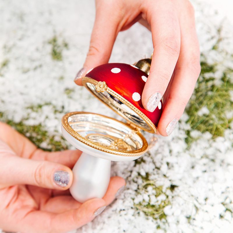 JULETREPYNT – Sopp som kan åpnes – Sass & Belle