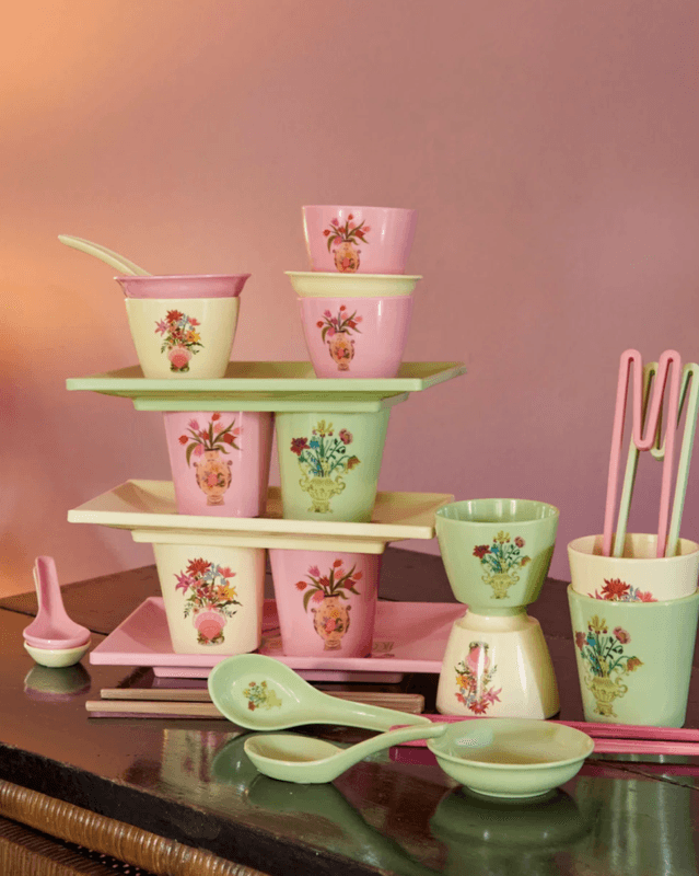 LITEN KOPP - Blomster i vase - Rice