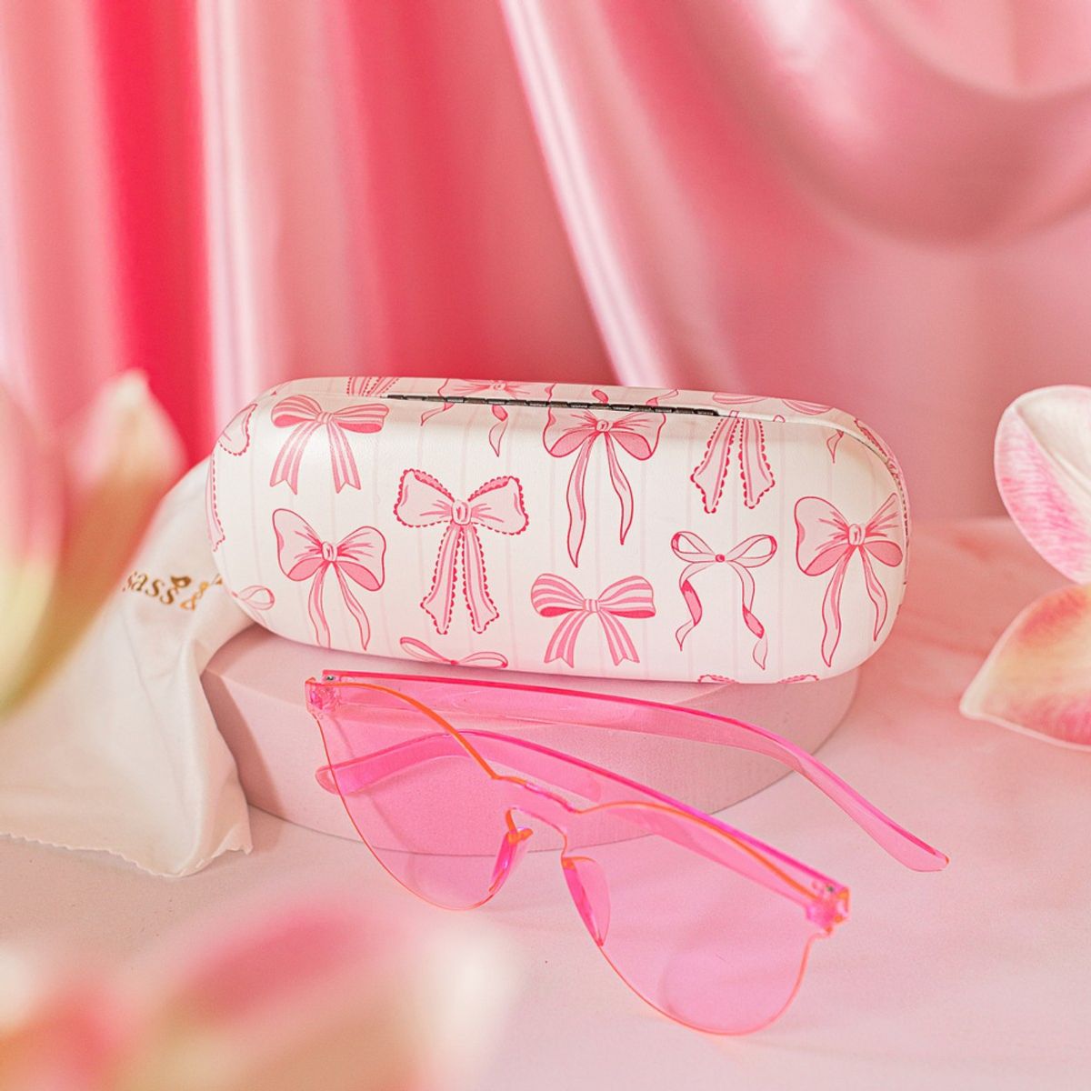 BRILLEETUI – Rosa sløyfer – Sass & Belle