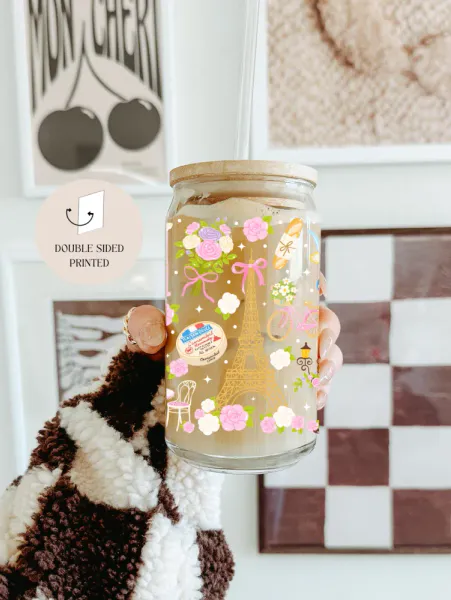 Hovedbilde DRIKKEGLASS MED LOKK OG SUGERØR – Rosa Parisdrøm ...