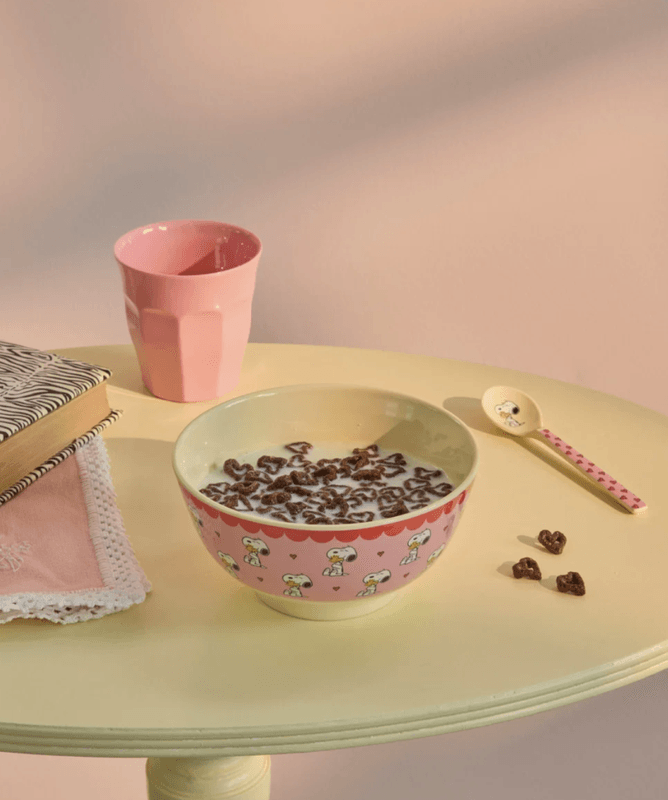 MELAMINSKÅL – Rosa Snoopy Print – Rice x Peanuts
