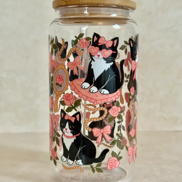 Hovedbilde DRIKKEGLASS MED LOKK OG SUGERØR – Katter & Roser ...
